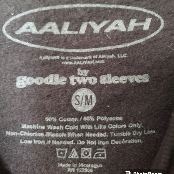 Aaliyah Merch Vintage Black Crewneck w/Graphic EUC Size S/M - Picture 4 of 5